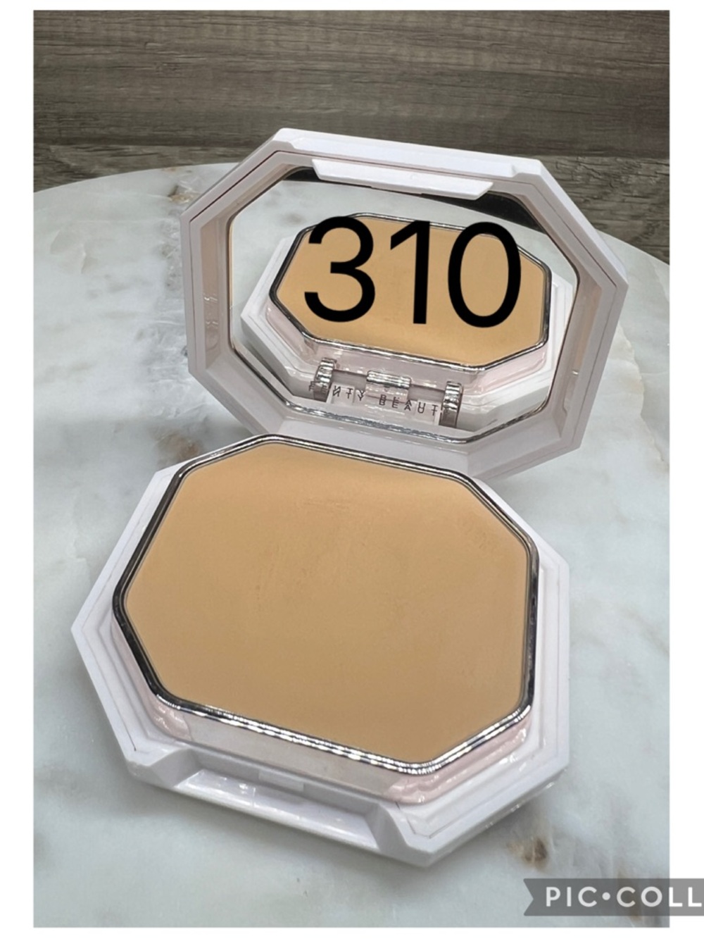 Fenty Beauty Pro Filt’r Soft Matte Powder Foundation -310